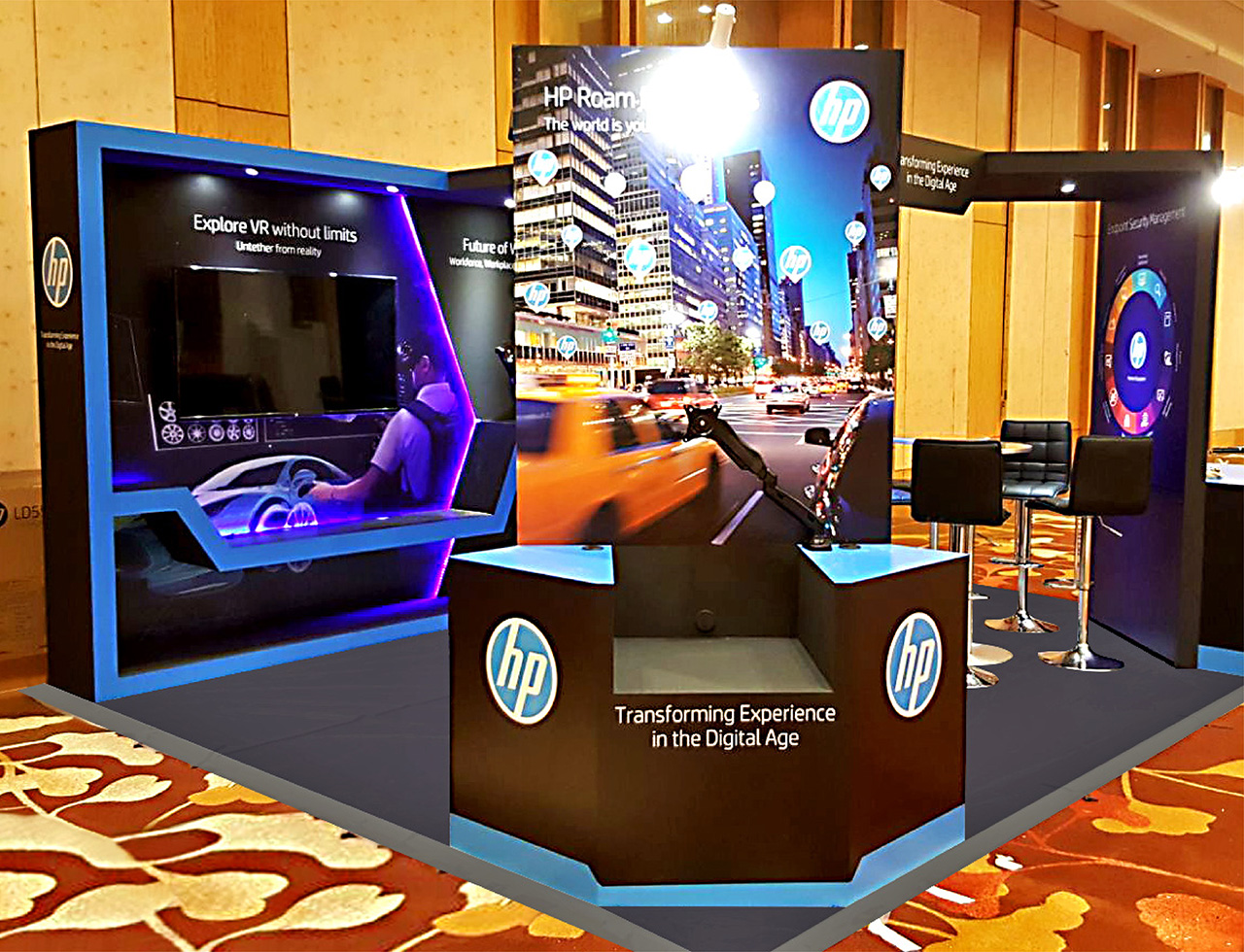 Grab attention at your next trade show with virtual reality experiences