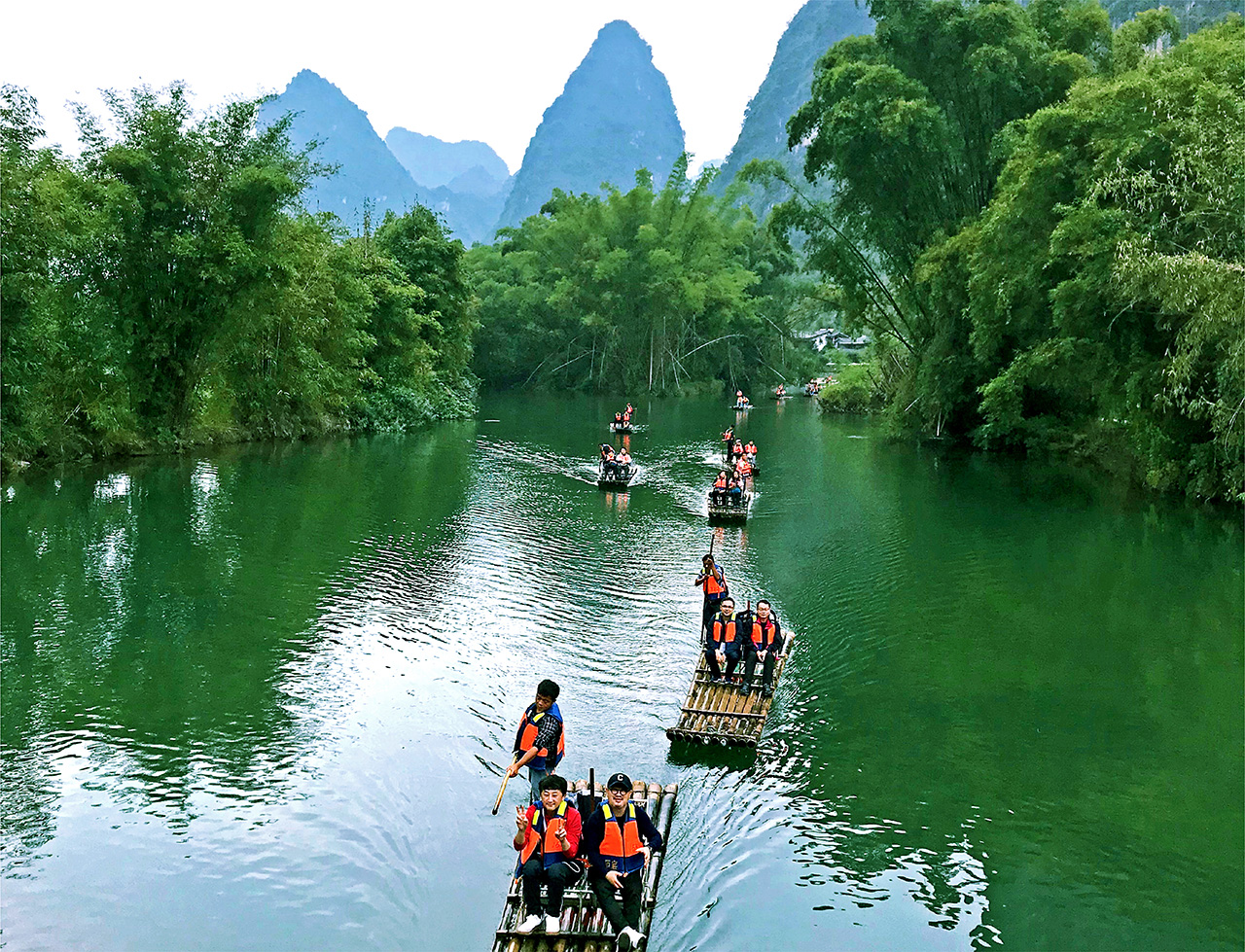 Business delegates enjoying the picturesque sceneries during an incentive trip to Guilin